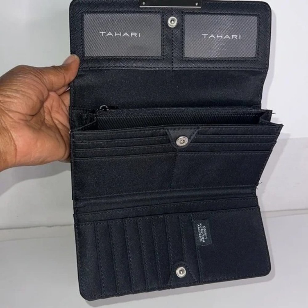 NWT TAHARI RFID VEGAN LEATHER FLORAL WALLET - Picture 2 of 4